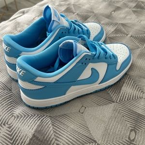 Nike Dunk Low UNC Size 8